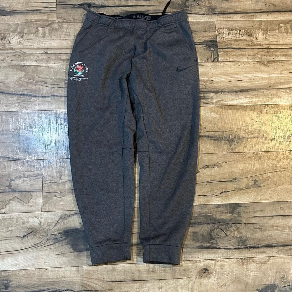 Nike Men's Grey Joggers-tracksuits